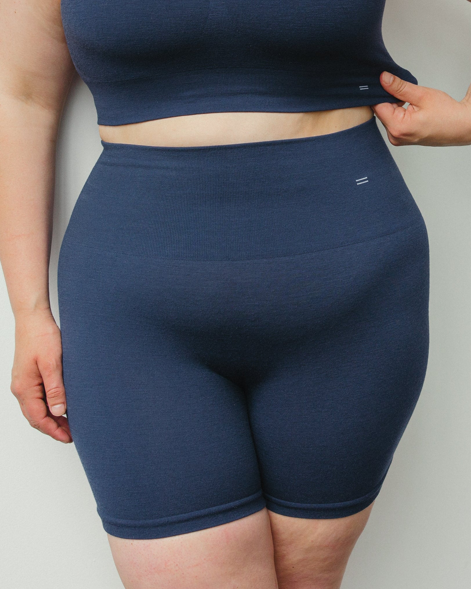Essential Compressive Short 6" - Image 17