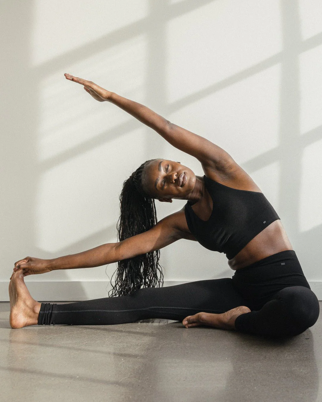Essential Compressive Legging 28" - Image 14