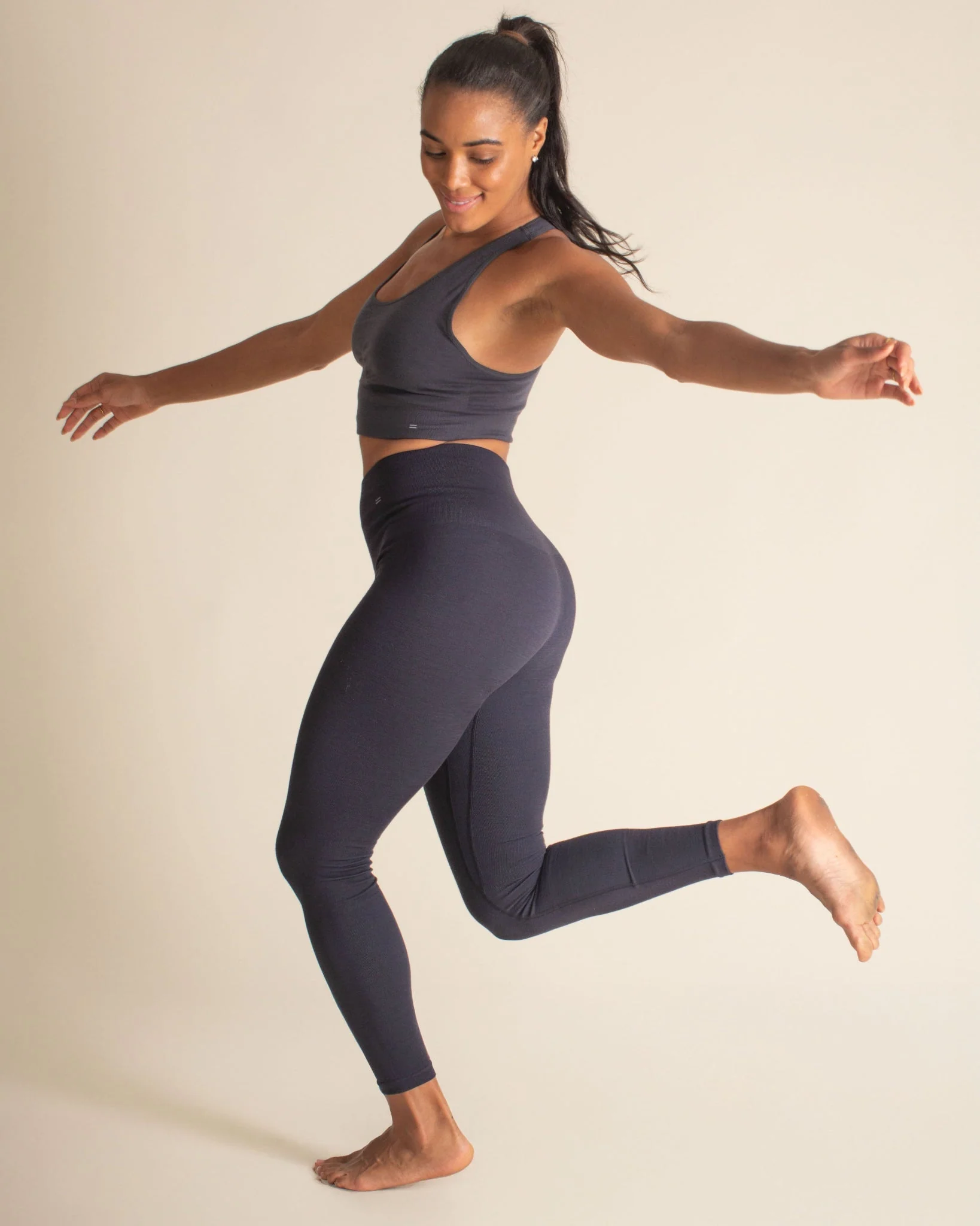 Essential Compressive Legging 28" - Image 26