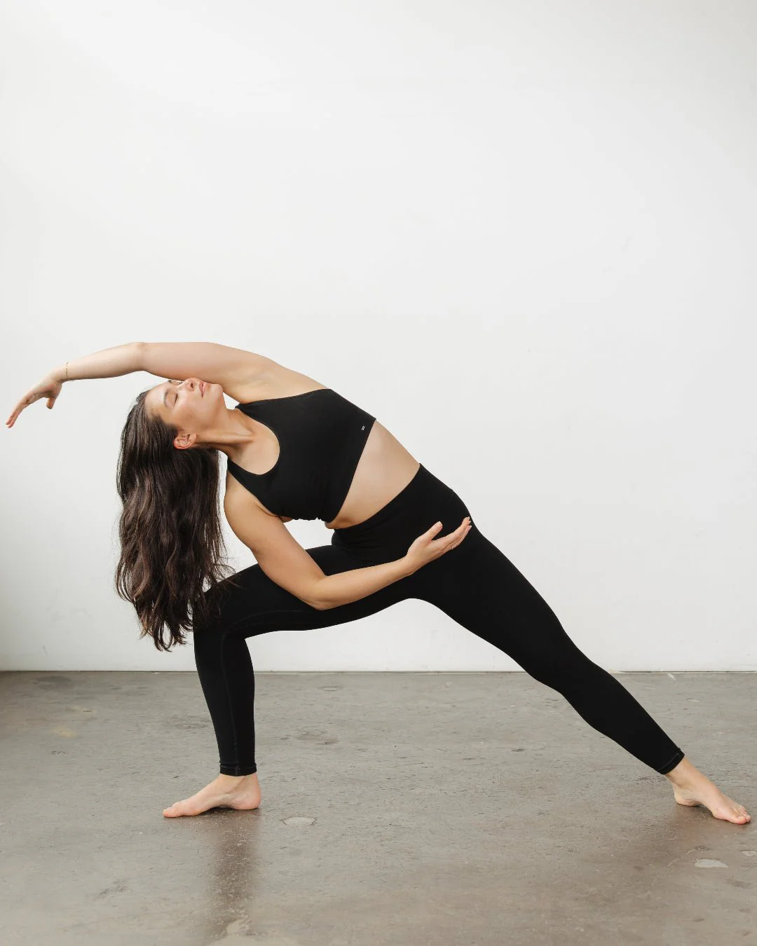 Essential Compressive Legging 28" - Image 8